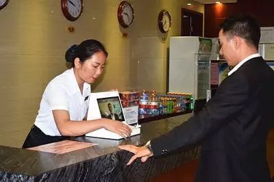 鄭州華筵商務(wù)酒店崗位技能大賽圓滿落幕，人臉身份證識別實操成亮點