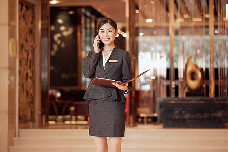 酒店大堂經(jīng)理如何運用手機提升酒店管理效率